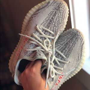 USED YEEZY BOOST BLUE TINTS SIZE 5.5